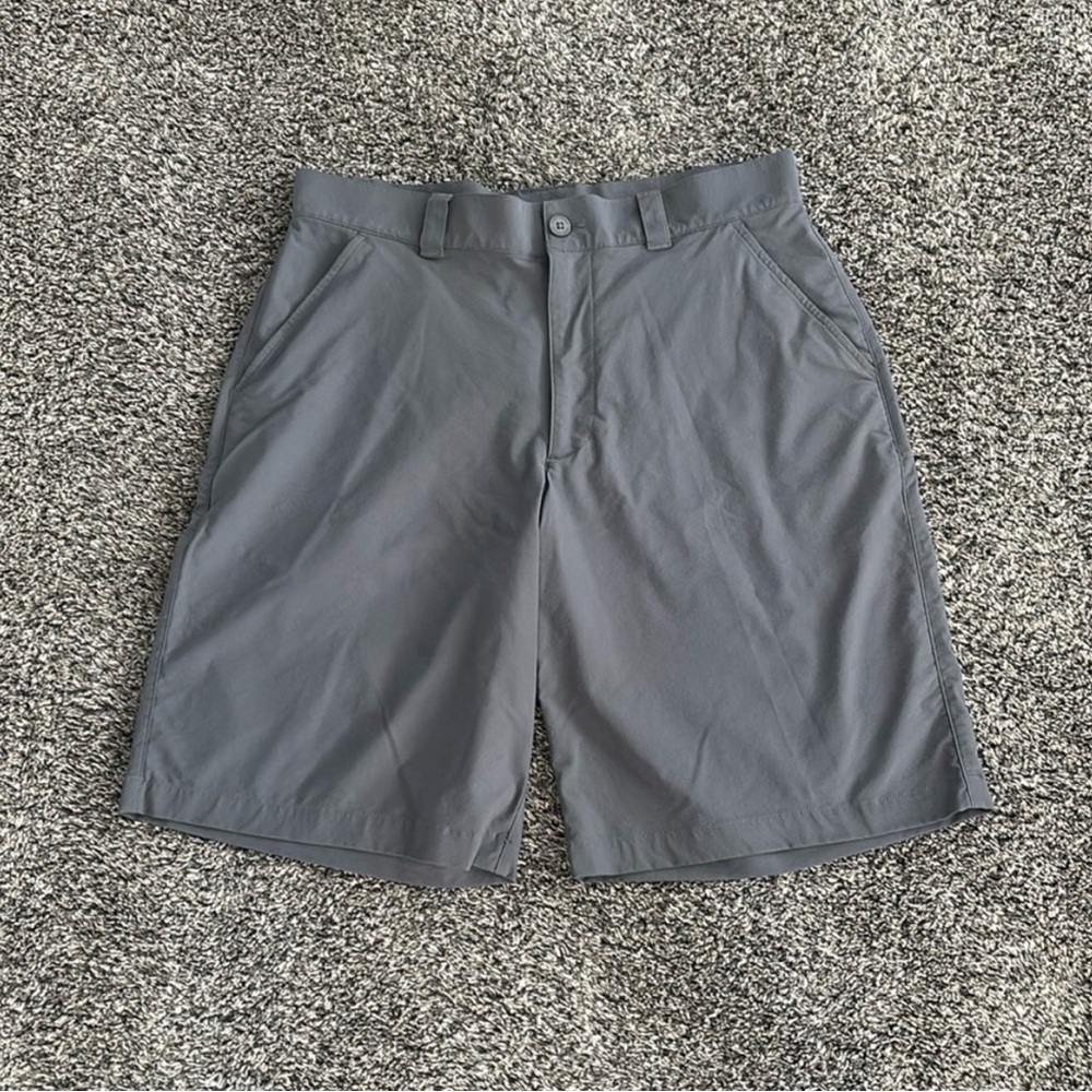 Under Armor Men's Gray Shorts
